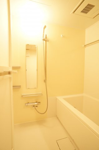 バス・シャワールーム　追い焚き付きオートバス?