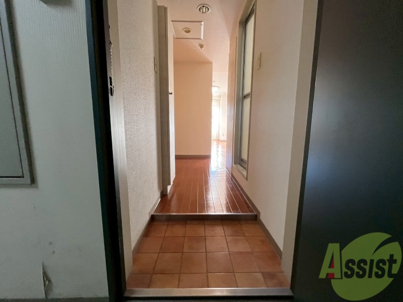 玄関　玄関の様子です。明るい印象ですね。気分もあがりそう。