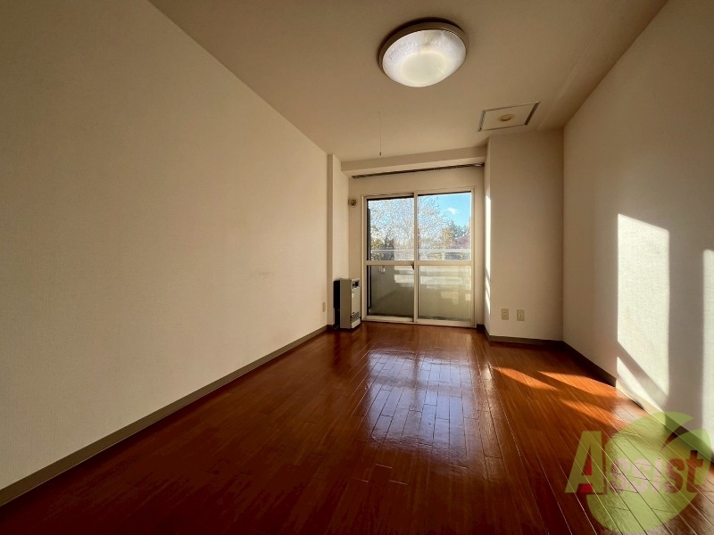 居室・リビング　広々としたリビングですね。使い勝手がよさそうですね！