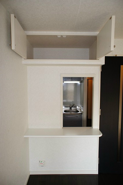 その他設備　上部収納あり