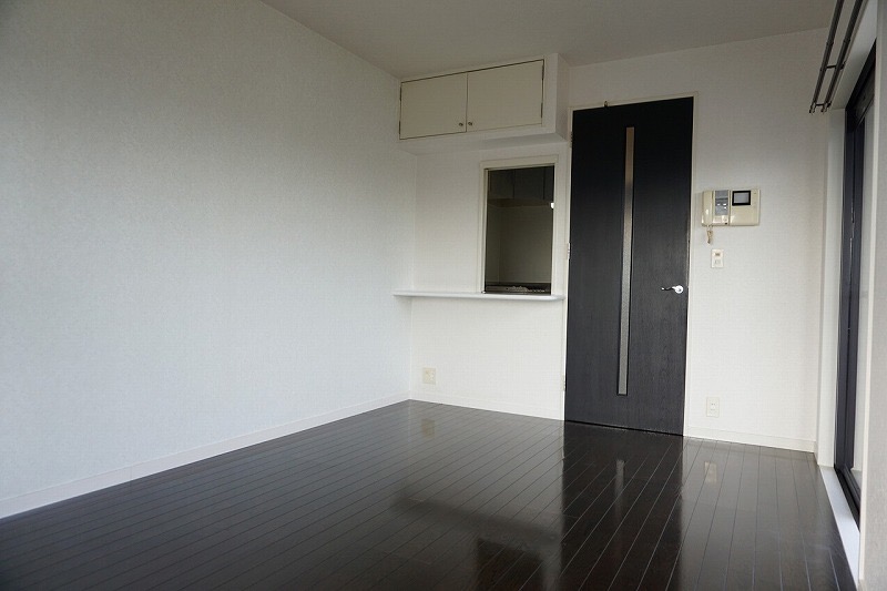 居室・リビング　約8帖で広々