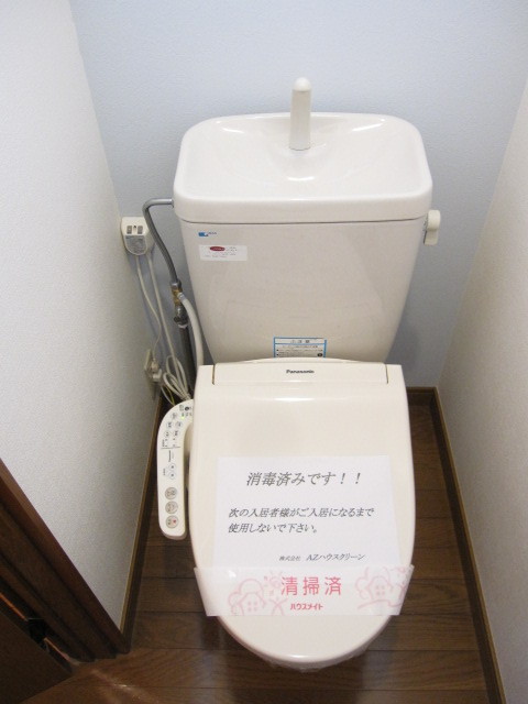 トイレ　洗浄機能付き便座