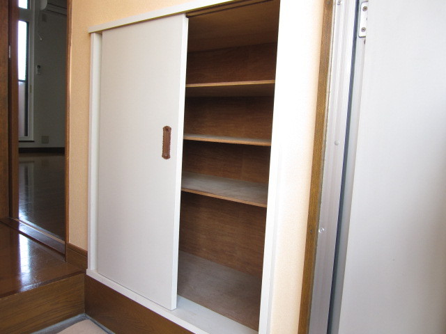 玄関　シューズボックス