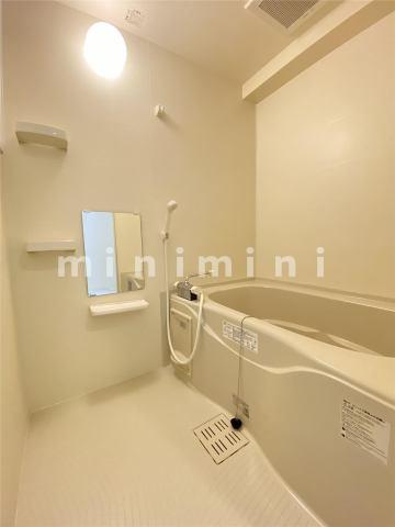 バス・シャワールーム　※写真は別号室のものですので現状優先とさせていただきます