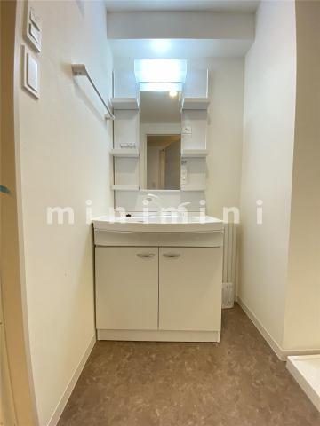 洗面設備　※写真は別号室のものですので現状優先とさせていただきます