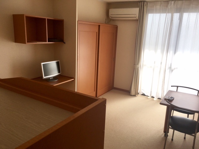 居室・リビング　同タイプ物件の為、形状や間取寸法、色調等が実際とは異なります