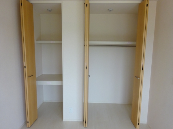 収納　南側洋室収納