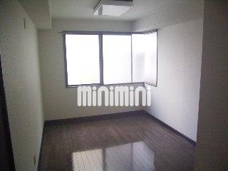 居室・リビング　窓が２面についてます