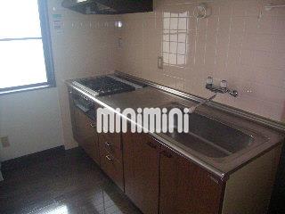 キッチン　システムキッチンでお料理しやすい