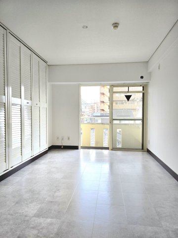 居室・リビング　こちらのリビングで趣味の時間をお楽しみください