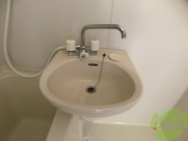 洗面設備　洗面所も大きすぎないので、とても使いやすいです。