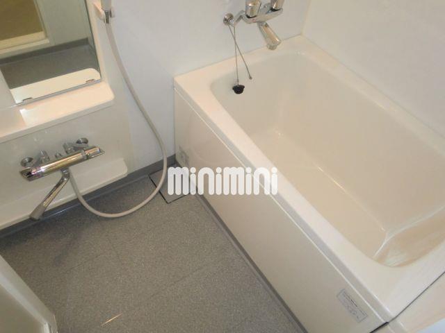 バス・シャワールーム　バストイレ別。広々したお風呂