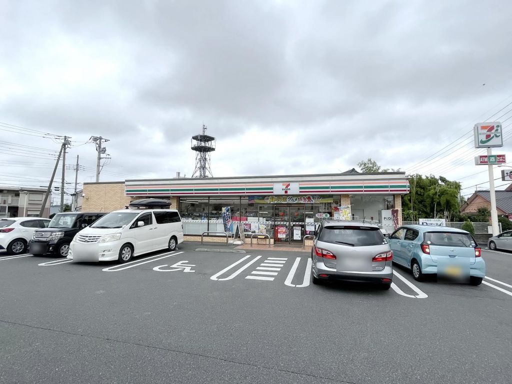 コンビニ　セブンイレブンさいたま中尾店（コンビニ）まで880m