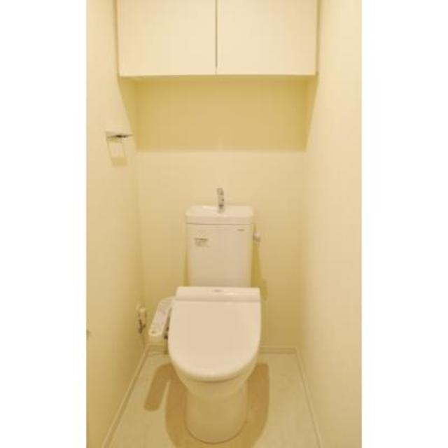 トイレ　※写真は同タイプ住戸です。