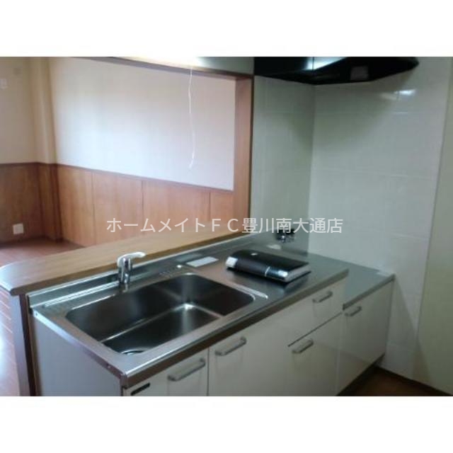 キッチン　同型別部屋写真（反転）