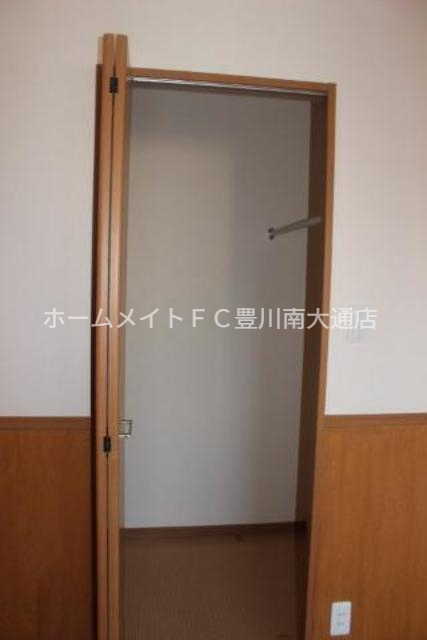 収納　同型別部屋写真（反転）