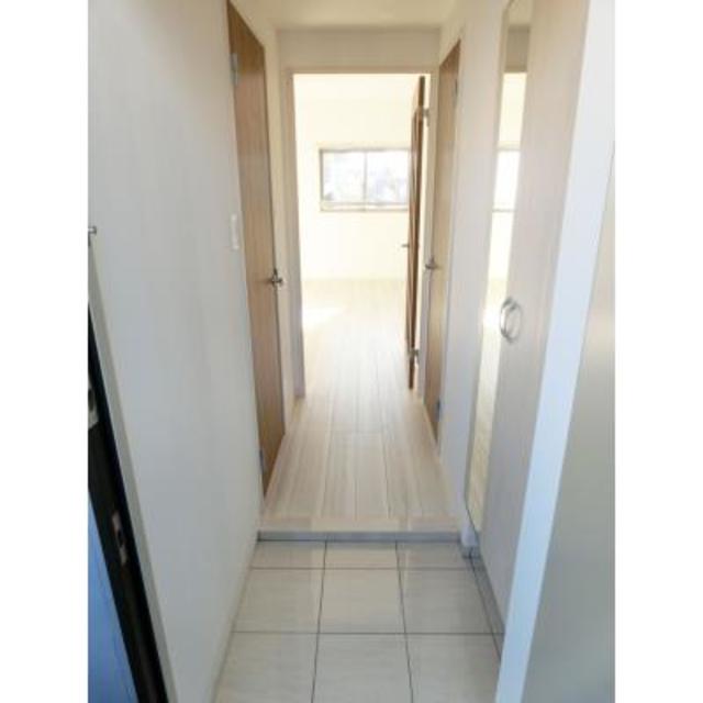 玄関　※写真は同タイプ住戸です。