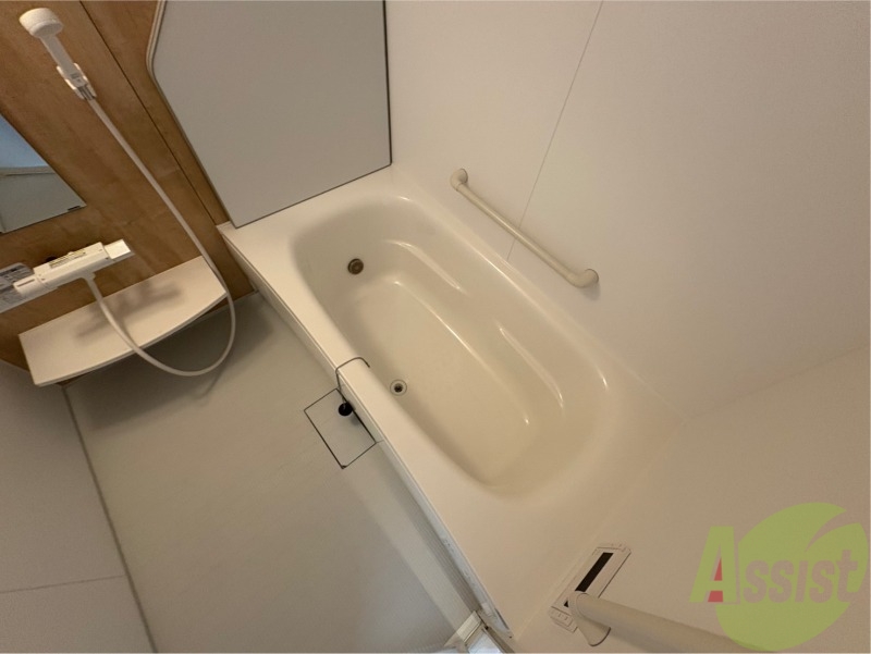 バス・シャワールーム　お風呂になります。一日の疲れを癒してくださいね。