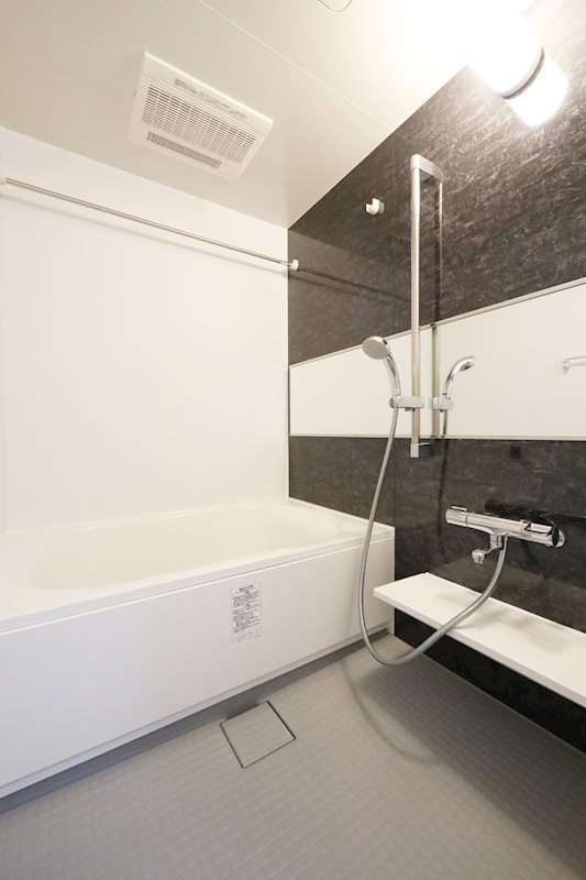 バス・シャワールーム　バスルーム