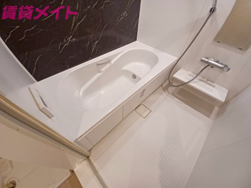 バス・シャワールーム　同タイプ部屋写真です。