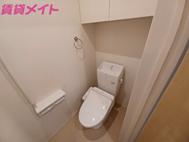 トイレ　同タイプ部屋写真です。