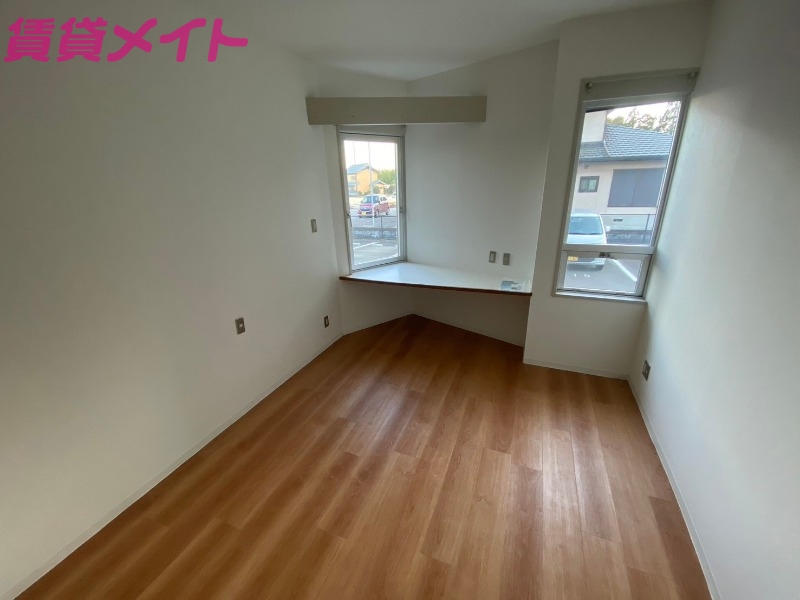 居室・リビング　同型参考写真