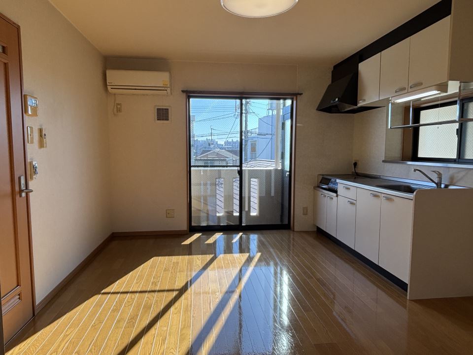 居室・リビング　☆日当たり良好☆オール電化☆