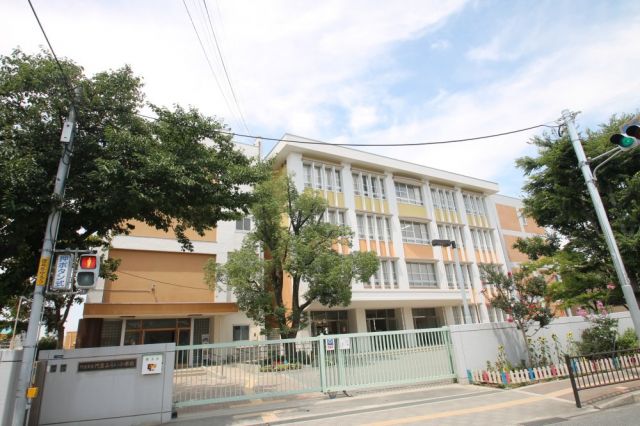 小学校　門真市立門真みらい小学校（小学校）まで561m