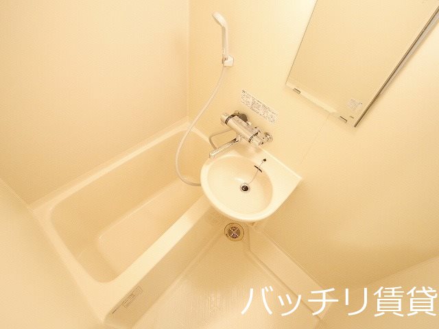 バス・シャワールーム　画像は同シリーズ参考画像の為、現況を優先いたします。