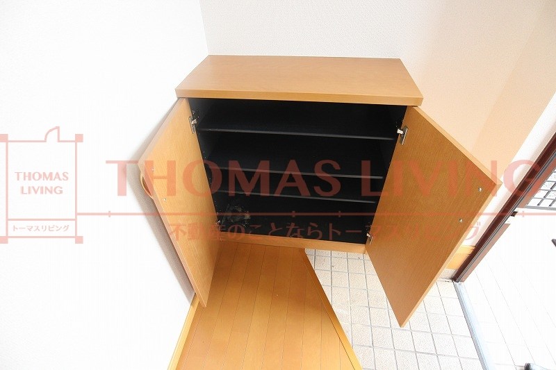 玄関　写真は同物件別間取り(参考写真)