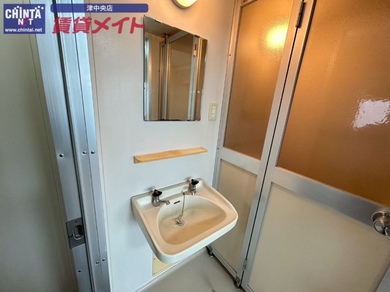 洗面設備　同じ物件、別部屋の写真です