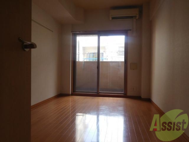 居室・リビング　明るいお部屋です。