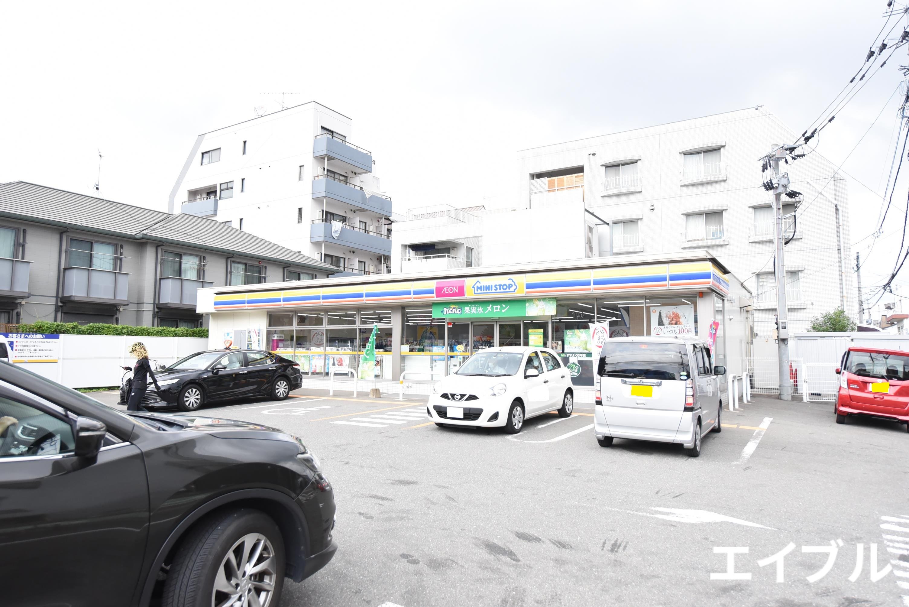 コンビニ　ミニストップ福岡大楠2丁目店（コンビニ）まで324m