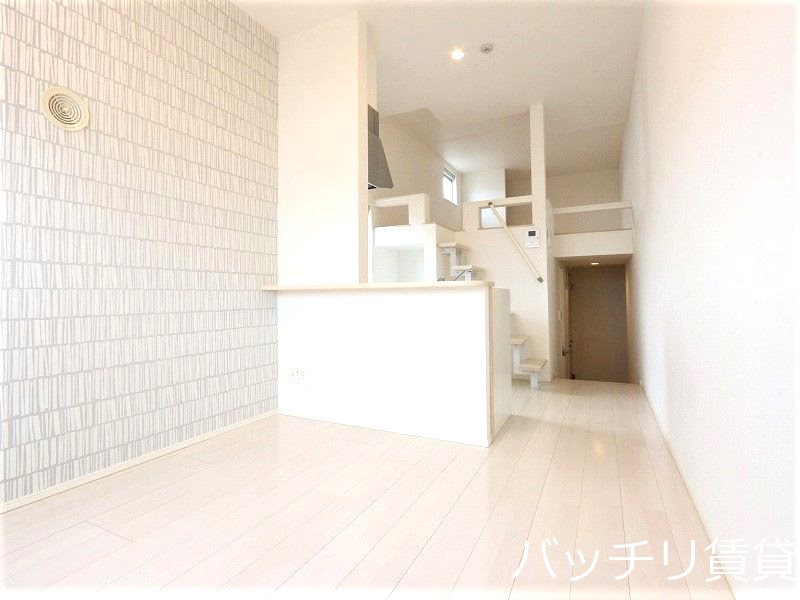 居室・リビング　同型タイプの為、現状を優先致します。