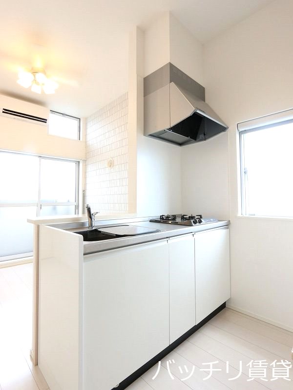 キッチン　同型タイプの為、現状を優先致します。