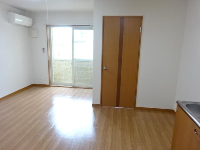 居室・リビング　リビング（北側から）