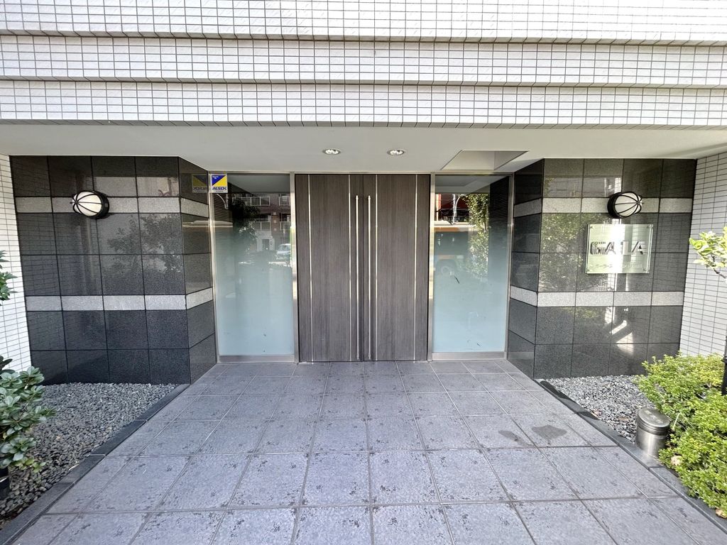 エントランス　エントランス