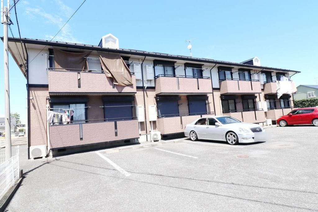 建物外観　駐車場