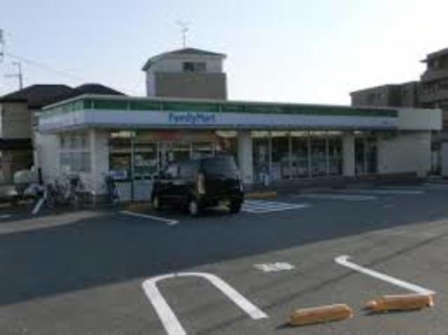 コンビニ　ファミリーマート箕面稲店（コンビニ）まで853m