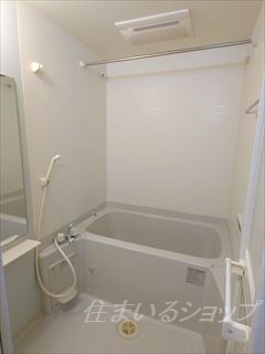 バス・シャワールーム　追い焚き・浴室暖房乾燥機あり