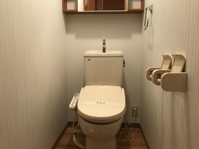 トイレ　シャワー付トイレ