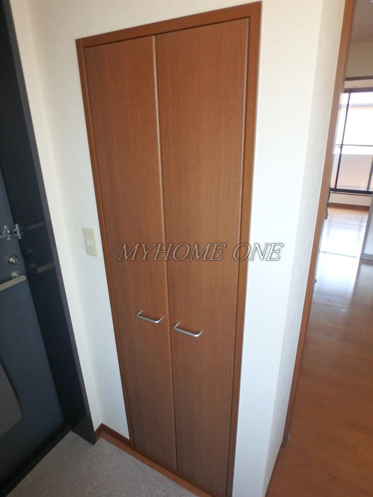 収納　シューズBOX