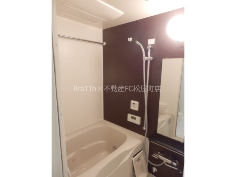 バス・シャワールーム　バス（浴室乾燥機・追い炊き機能付き）