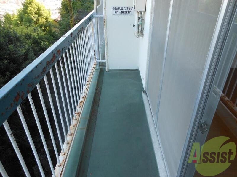 バルコニー　バルコニーも広いので洗濯物干し放題