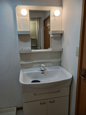 洗面設備　脱衣スペースもあります