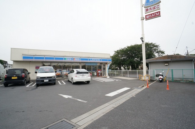 コンビニ　ローソン市川若宮三丁目店（コンビニ）まで851m