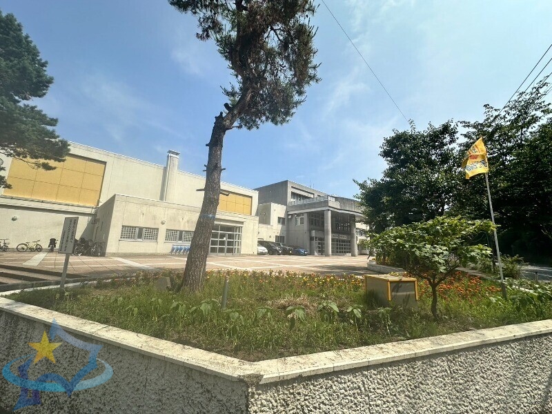 小学校　札幌市立山鼻南小学校（小学校）まで326m