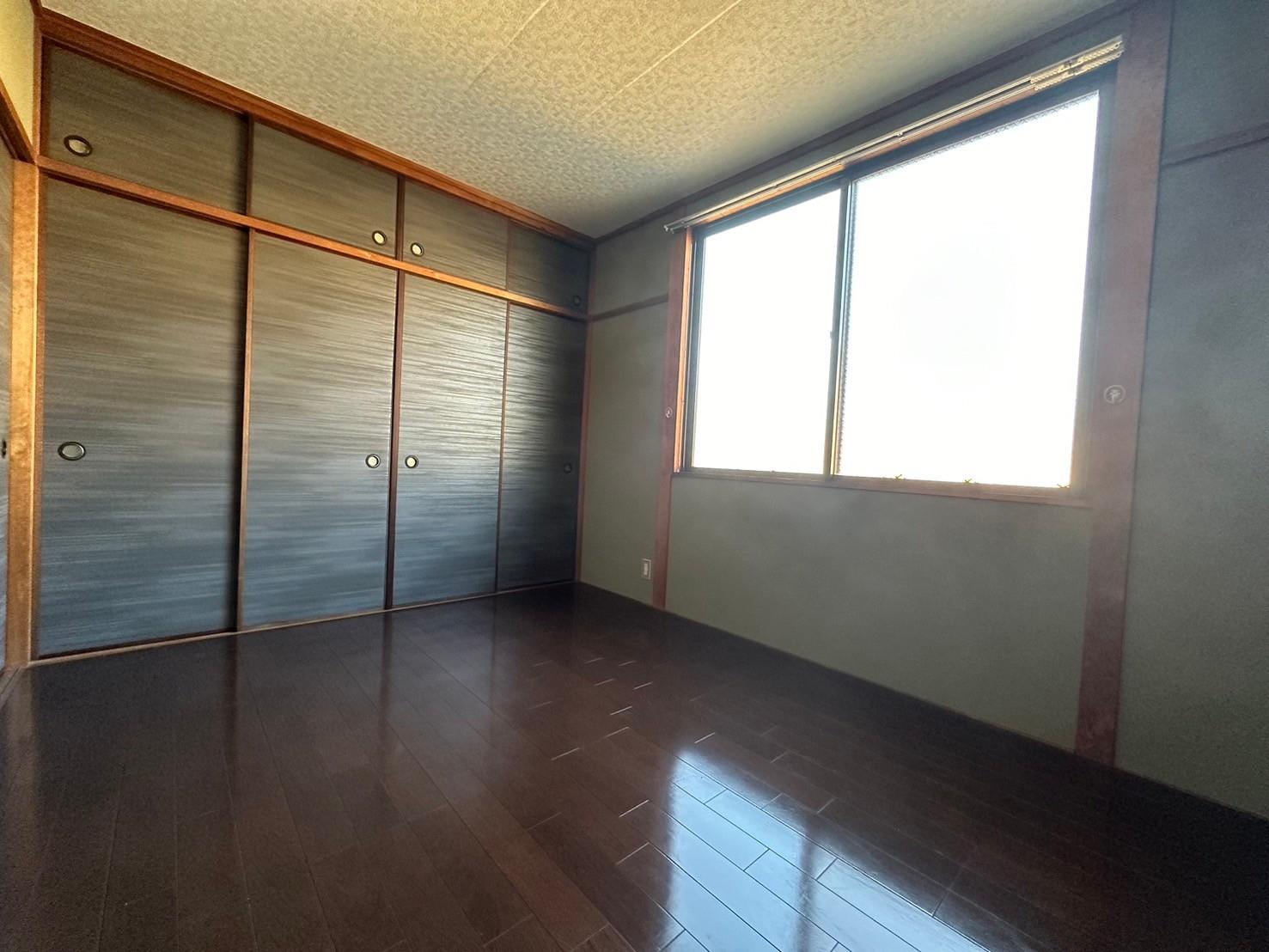 その他部屋・スペース　収納力のある押し入れ付きの洋室6.0帖♪