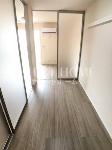 その他部屋・スペース　広くて明るい寝室