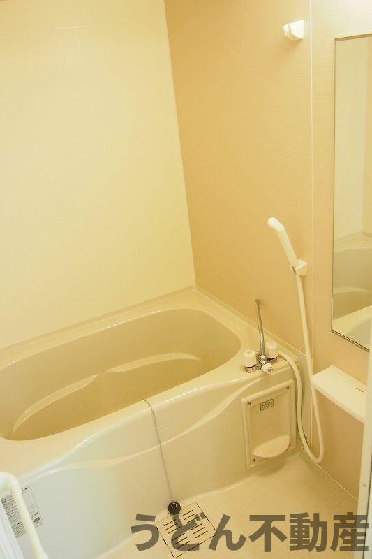 バス・シャワールーム　うどん県のお部屋探しはうどん不動産へ うどんちゃんとLINE